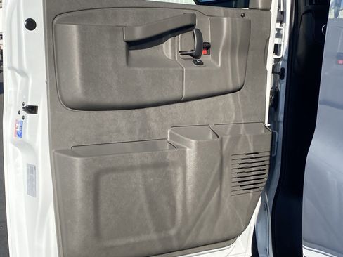 New 2026 Chevrolet Express 2500 Work Van w/ Driver Convenience Package image 19
