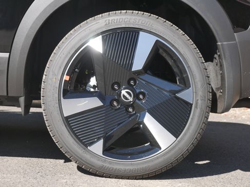 New 2026 Nissan Kicks SR w/ SR Premium Package image 17