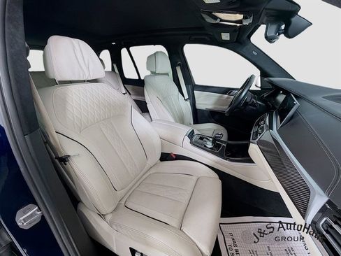 Used 2022 BMW X5 M50i w/ Executive Package image 34
