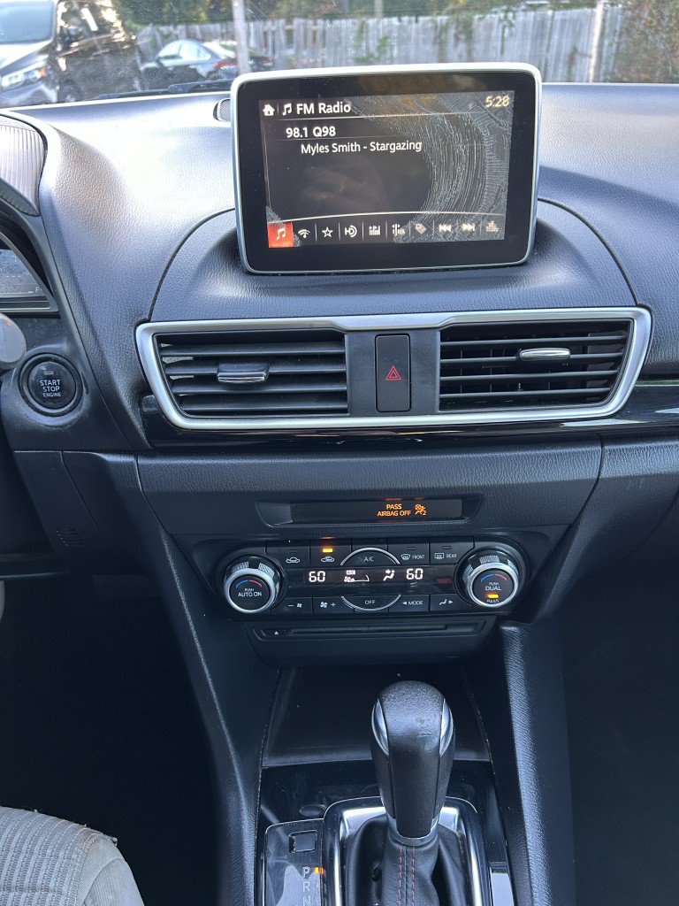 Used 2015 MAZDA MAZDA3 i Touring w/ Technology Package FWD image 7