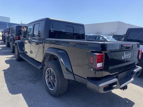 Used 2022 Jeep Gladiator Overland w/ Popular Equipment Package image 7