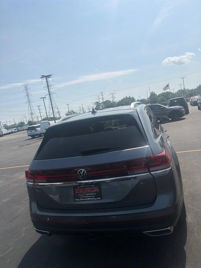 Used 2024 Volkswagen Atlas SEL AWD/4WD image 8