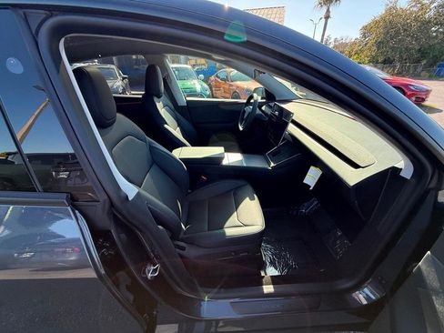 Used 2026 Tesla Model Y 2WD image 31