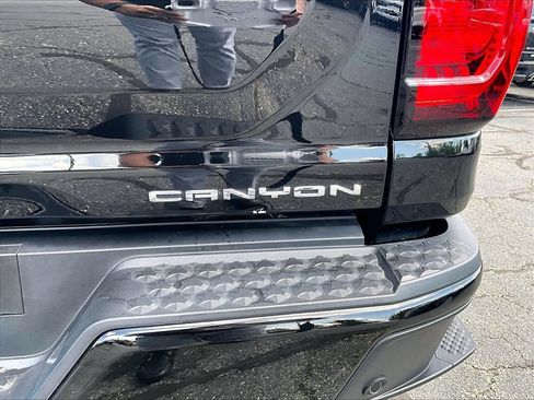 Used 2025 GMC Canyon Denali AWD/4WD image 28