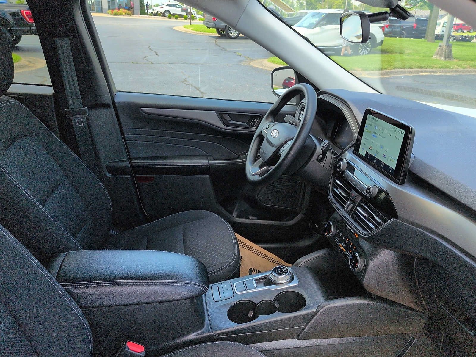 Used 2025 Ford Escape Active AWD/4WD image 10