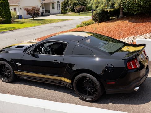 Used 2012 Ford Mustang Shelby GT500 w/ SVT Performance Pkg image 27