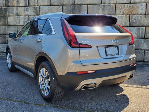 Certified 2022 Cadillac XT4 Premium Luxury w/ Enhanced Visibility Package image 3