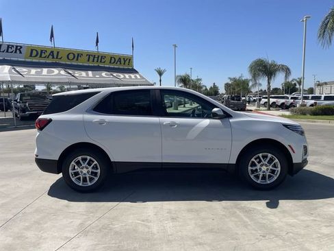 Used 2023 Chevrolet Equinox LT w/ Driver Convenience Package AWD/4WD image 9