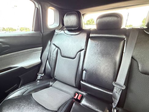 Used 2025 Subaru Ascent Premium AWD/4WD image 38