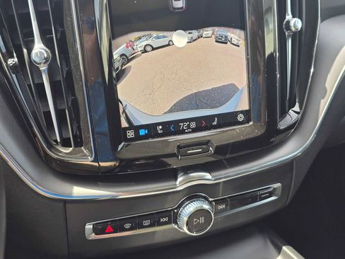 New 2025 Volvo XC60 B5 Core w/ Climate Package image 27