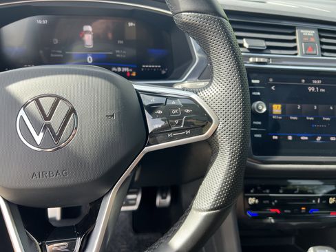 Certified 2023 Volkswagen Tiguan SE R-Line FWD image 18