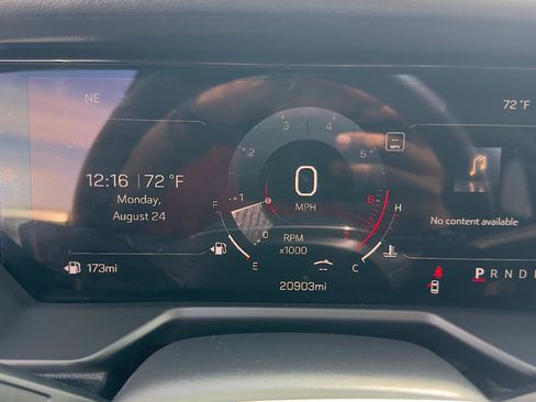 Used 2025 GMC Acadia Elevation FWD image 13