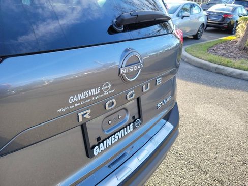 Used 2023 Nissan Rogue SV image 8