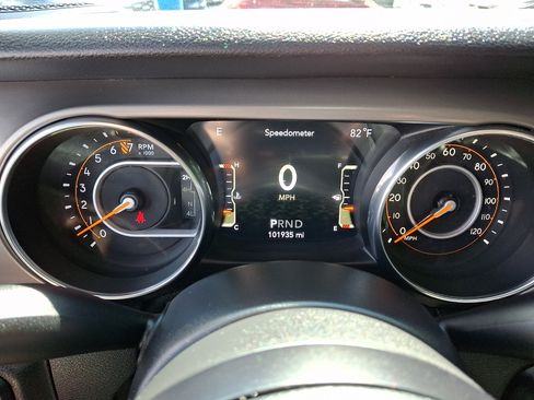 Used 2019 Jeep Wrangler Sport AWD/4WD image 18