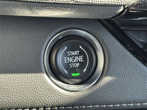 Used 2025 Buick Enclave Preferred image 8