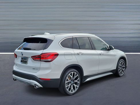 Used 2022 BMW X1 xDrive28i w/ Premium Package AWD/4WD image 3