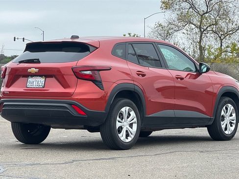 Used 2024 Chevrolet Trax LS image 5