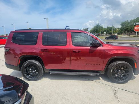 Used 2025 Jeep Wagoneer Series II image 6