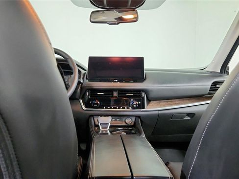Certified 2025 Nissan Rogue Platinum AWD/4WD image 22