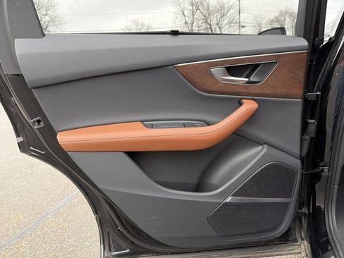 Used 2025 Audi Q7 3.0T Prestige image 13