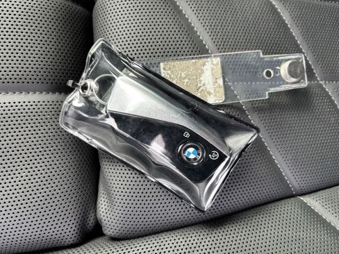 Certified 2025 BMW 760i xDrive w/ Executive Package image 38