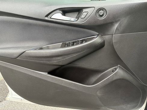 Used 2017 Chevrolet Cruze LT w/ Convenience Package image 15