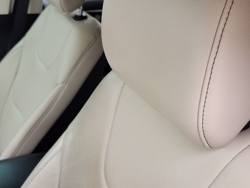 Used 2019 Ford Edge Titanium FWD image 17