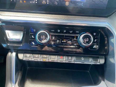 Used 2024 GMC Sierra 2500 Denali w/ Denali Reserve Package AWD/4WD image 22