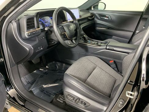 Used 2023 Toyota Crown AWD/4WD image 28