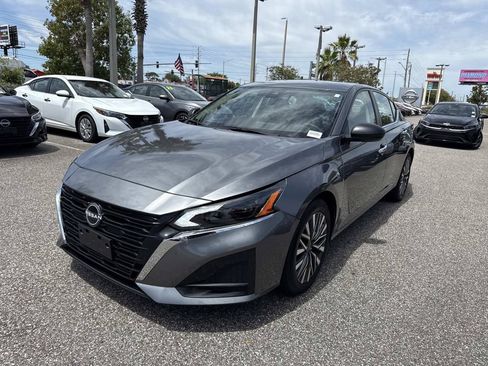 Certified 2024 Nissan Altima 2.5 SV FWD image 8