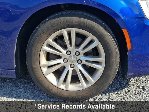 Used 2021 Chrysler 300 Touring w/ Driver Convenience Group RWD image 10