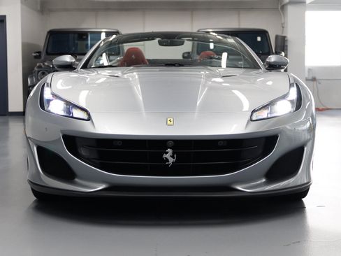 Used 2019 Ferrari Portofino RWD image 8