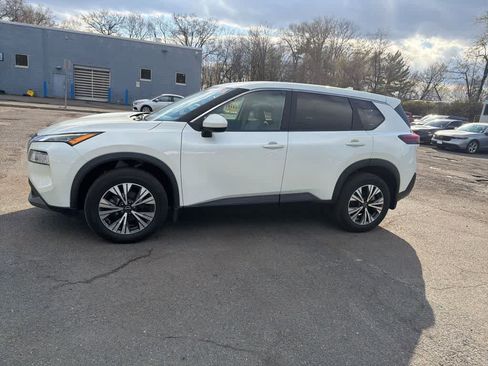 Used 2023 Nissan Rogue SV image 5