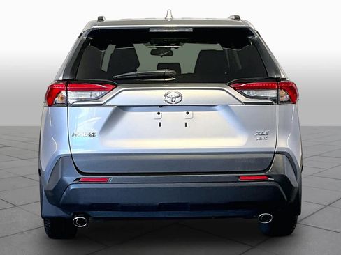 Used 2022 Toyota RAV4 XLE w/ Convenience Package AWD/4WD image 5
