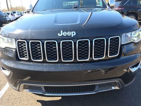 Used 2017 Jeep Grand Cherokee Limited image 13