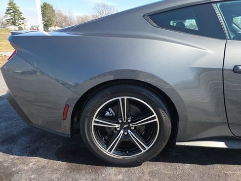 Used 2025 Ford Mustang Premium image 7