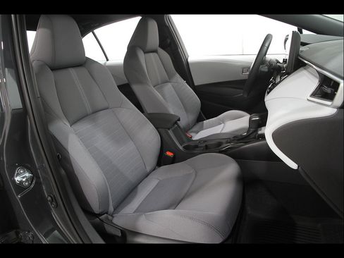 Used 2026 Toyota Corolla SE w/ Carpet Mat Package (TMS) FWD image 16