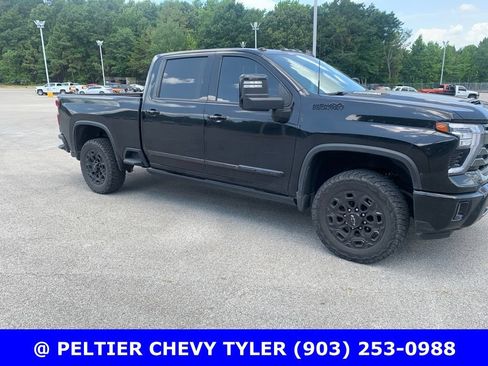 Used 2024 Chevrolet Silverado 2500 High Country w/ High Country Premium Package AWD/4WD image 9