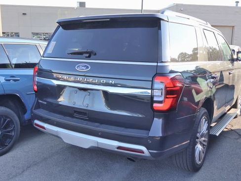 Used 2024 Ford Expedition Limited AWD/4WD image 4