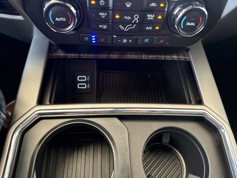 Used 2019 Ford F250 Lariat w/ Lariat Ultimate Package AWD/4WD image 32