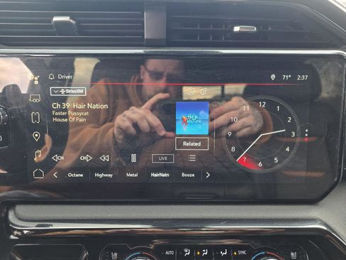 Used 2024 GMC Sierra 1500 AT4 w/ Technology Package image 19