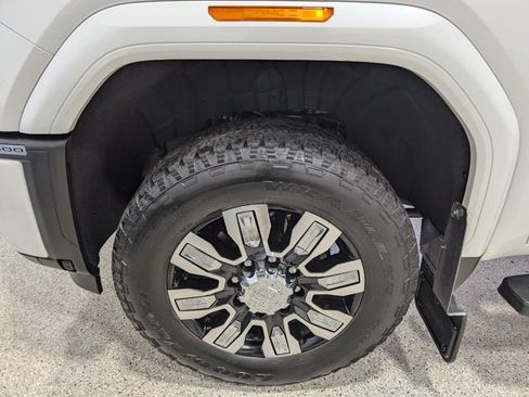 Used 2025 GMC Sierra 3500 Denali AWD/4WD image 12