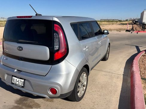 Used 2018 Kia Soul + FWD image 17