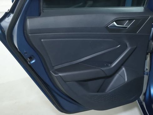 Used 2019 Volkswagen Jetta SE w/ Cold Weather Package FWD image 13