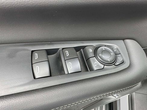 Used 2025 GMC Yukon XL Elevation w/ Technology Package AWD/4WD image 19