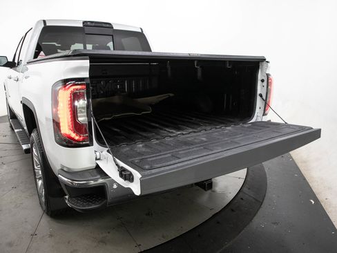 Used 2018 GMC Sierra 1500 SLT AWD/4WD image 9