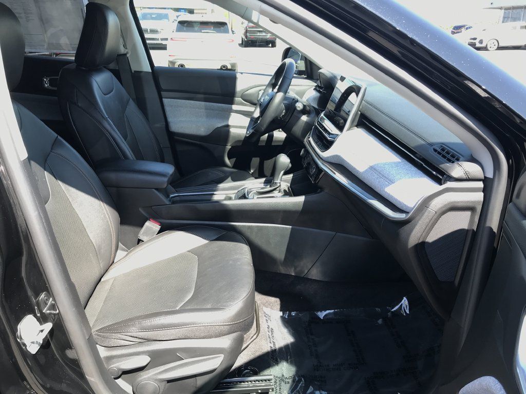 Used 2022 Jeep Compass Latitude AWD/4WD image 15