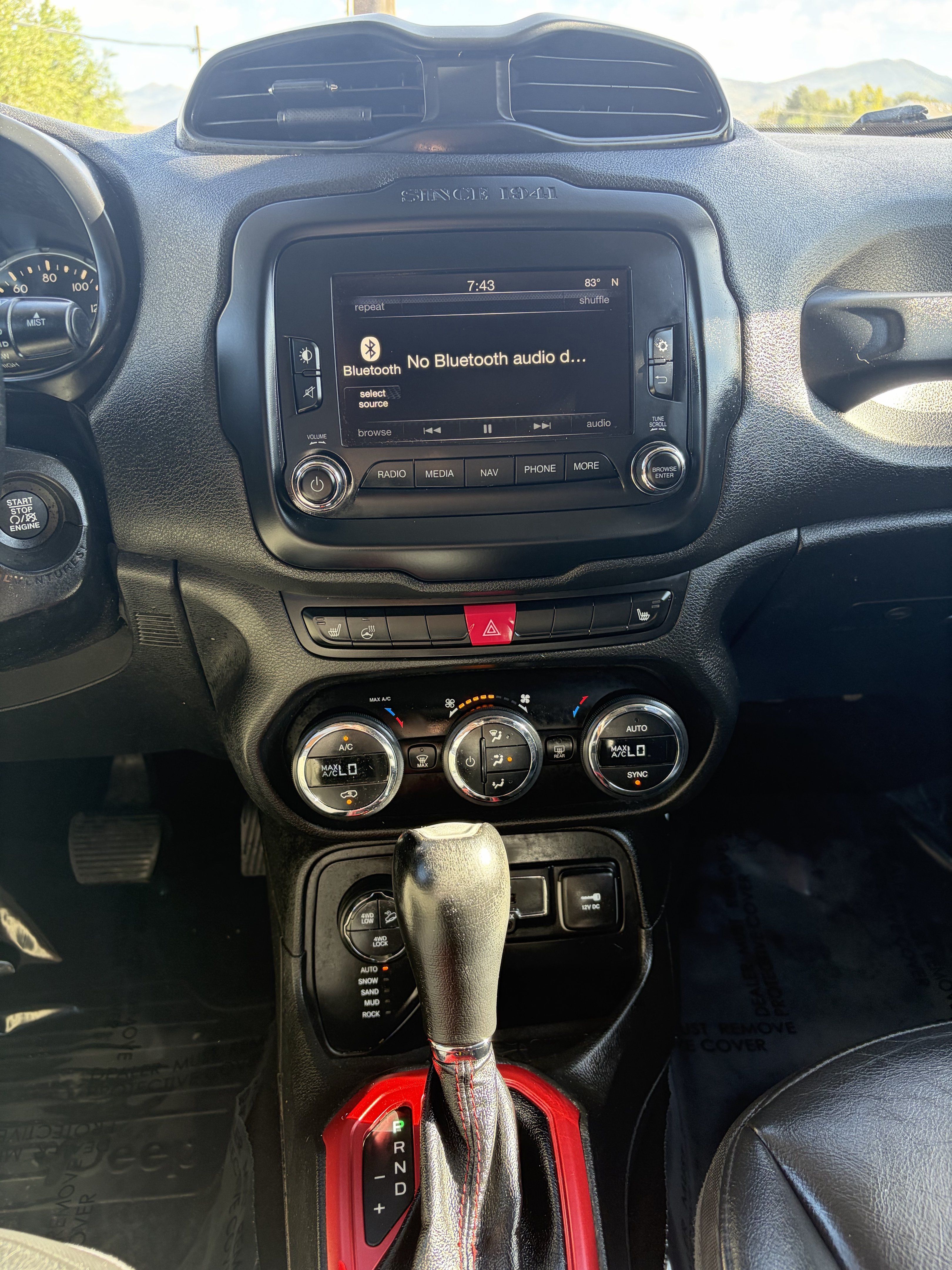Used 2016 Jeep Renegade Trailhawk w/ Premium Trailhawk Package AWD/4WD image 20