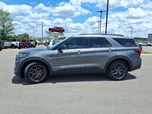 Certified 2025 Ford Explorer ST-Line w/ Premium Package RWD image 6