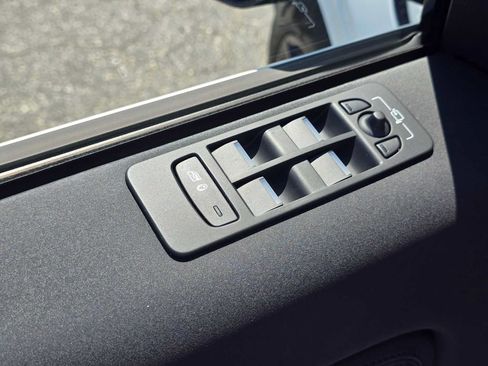 Used 2025 Land Rover Discovery Sport S AWD/4WD image 23